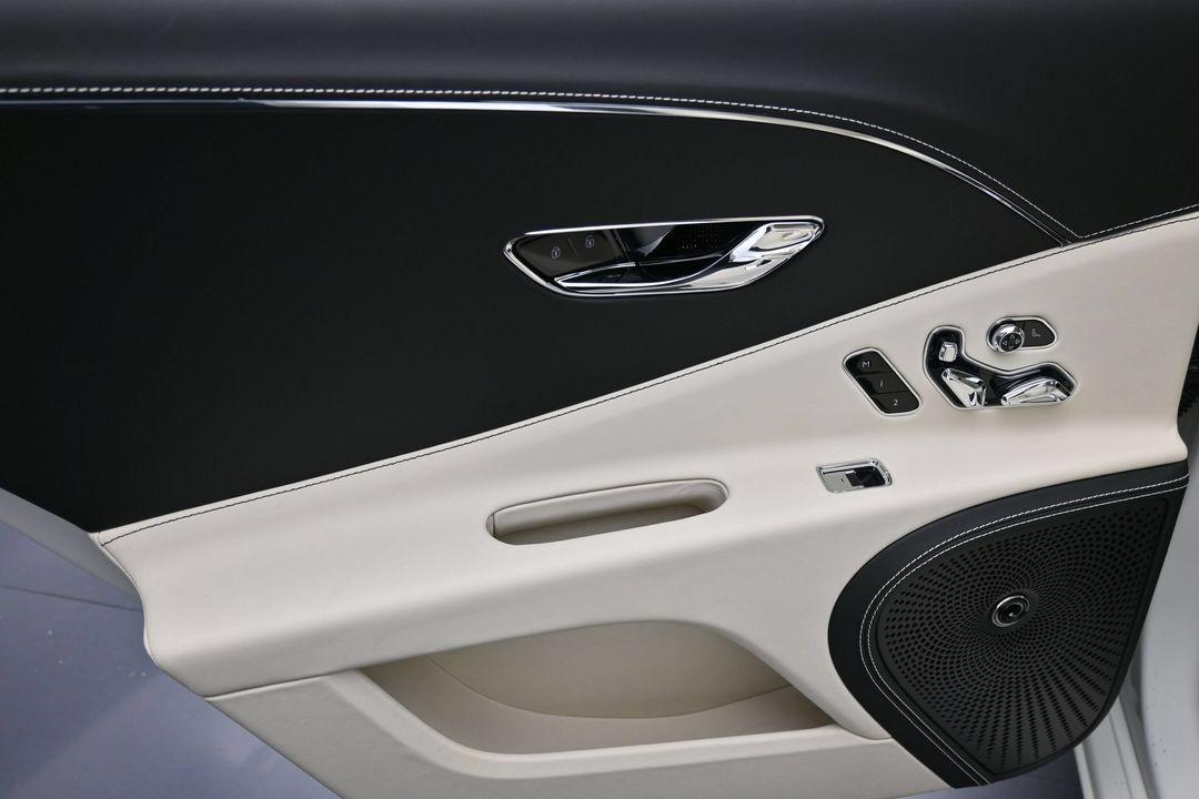 2026 Bentley FLYING SPUR 缩略图 19