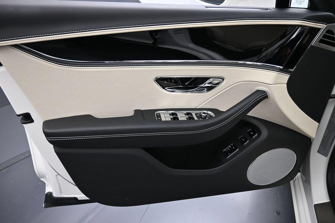 2026 Bentley FLYING SPUR 缩略图 24