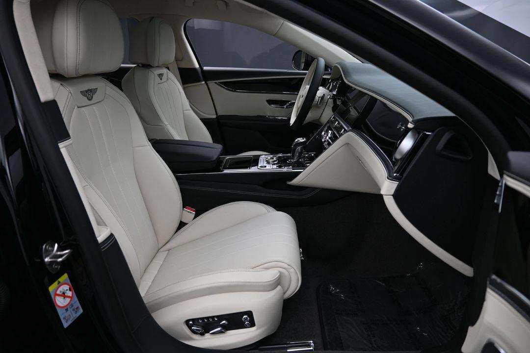 2026 Bentley FLYING SPUR — фото 10