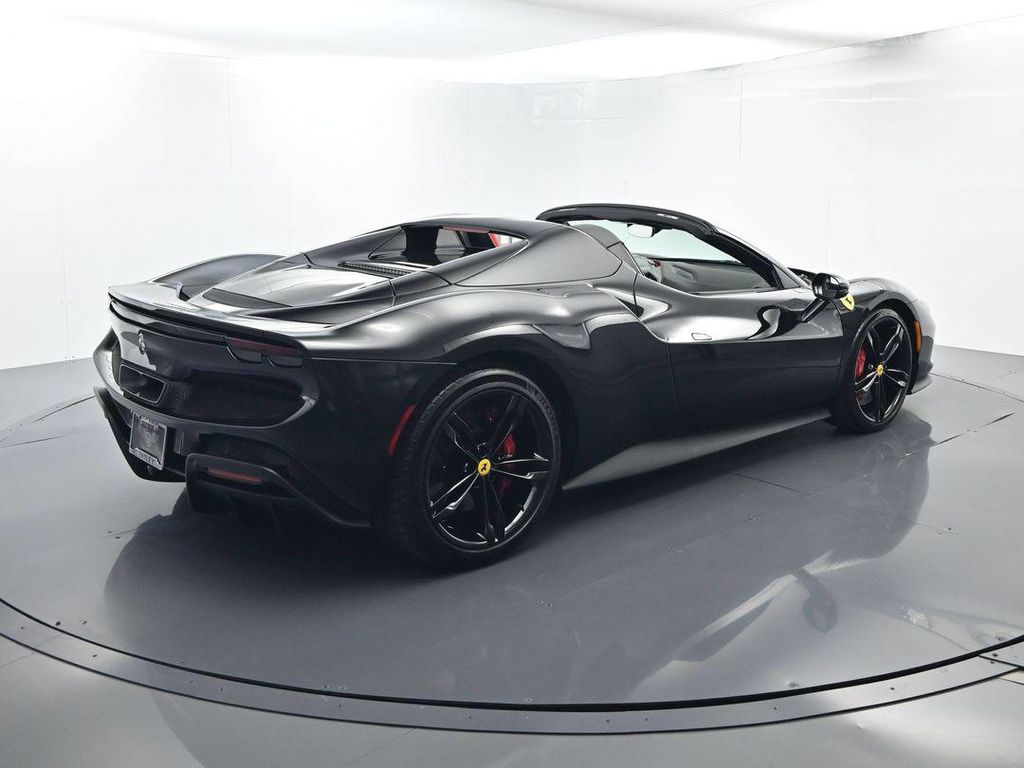 صورة 2 لـ 2024 Ferrari 296 GTS