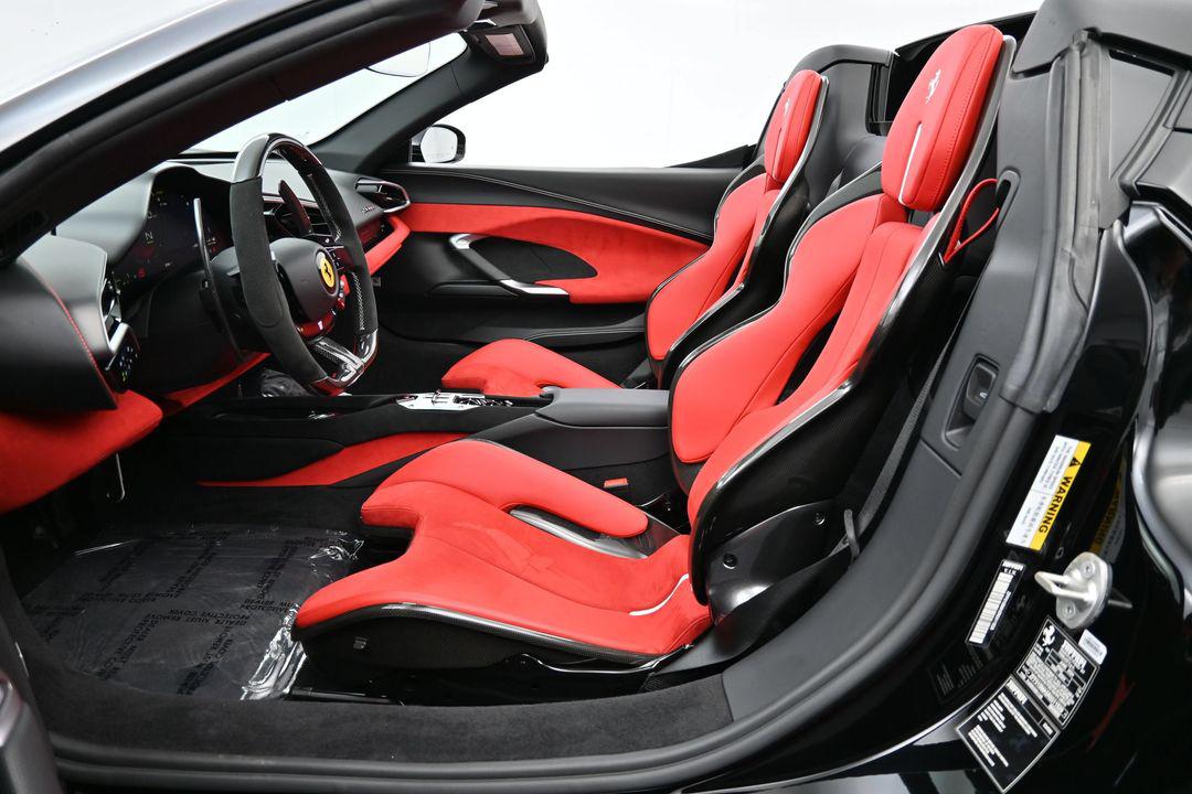صورة 8 لـ 2024 Ferrari 296 GTS