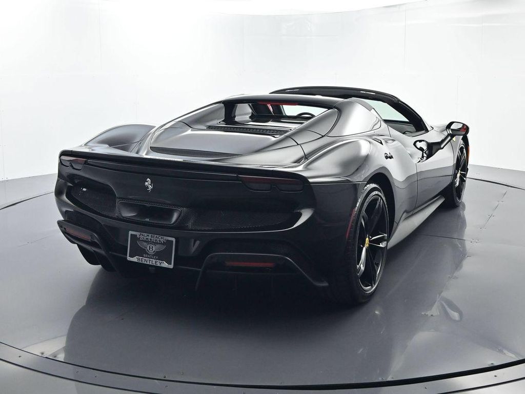 صورة 48 لـ 2024 Ferrari 296 GTS