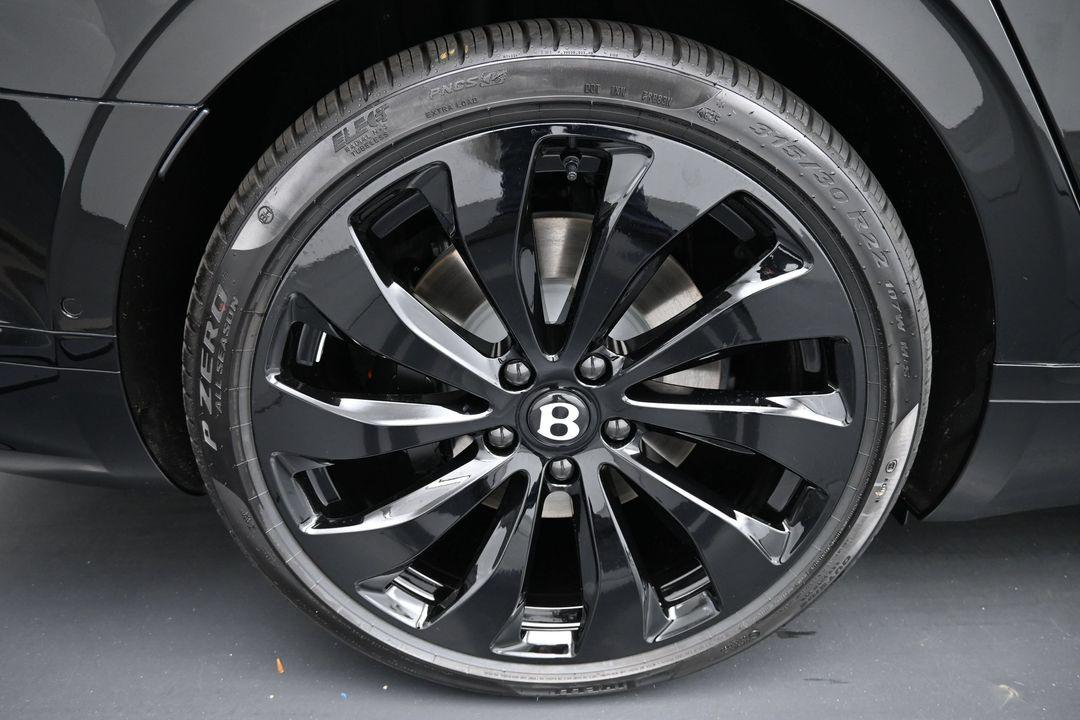 صورة 10 لـ 2026 Bentley FLYING SPUR