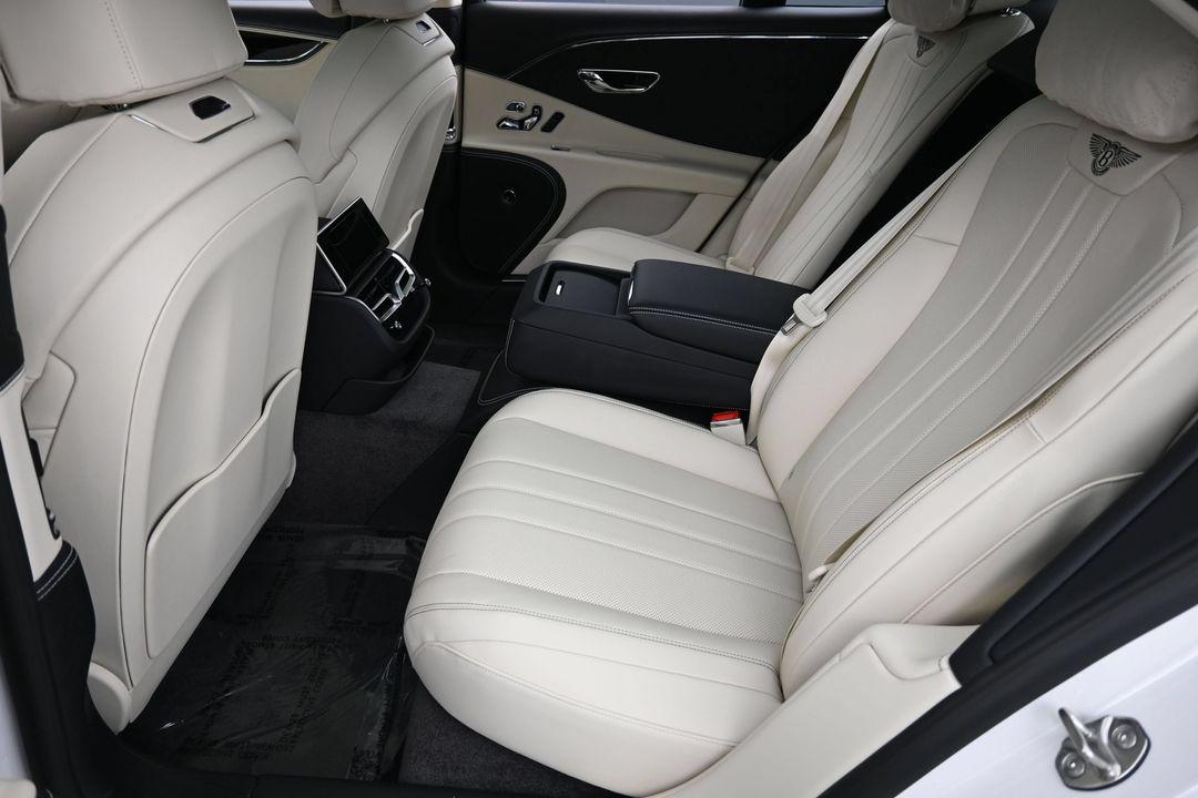 2026 Bentley FLYING SPUR 照片 8