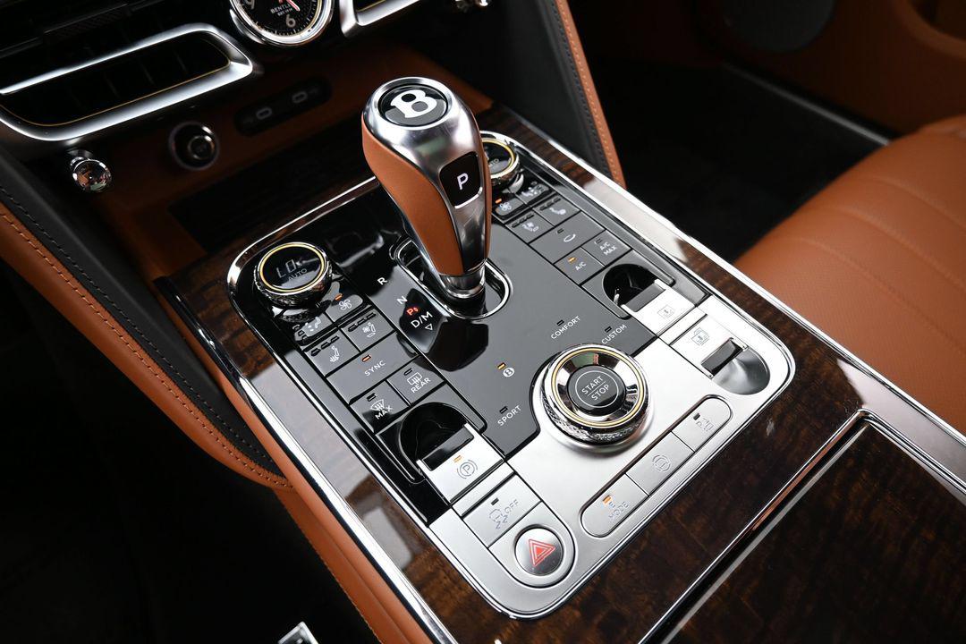 2026 Bentley FLYING SPUR — миниатюра 21