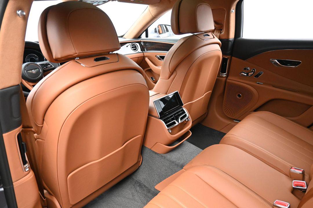 2026 Bentley FLYING SPUR — миниатюра 17