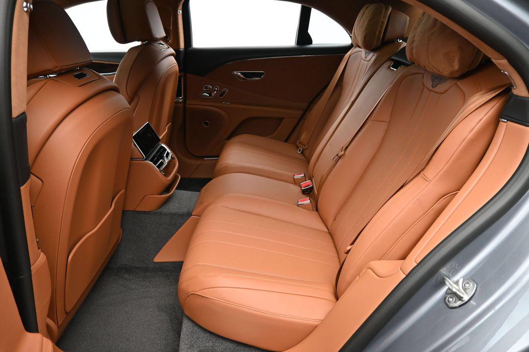 صورة 8 لـ 2026 Bentley FLYING SPUR