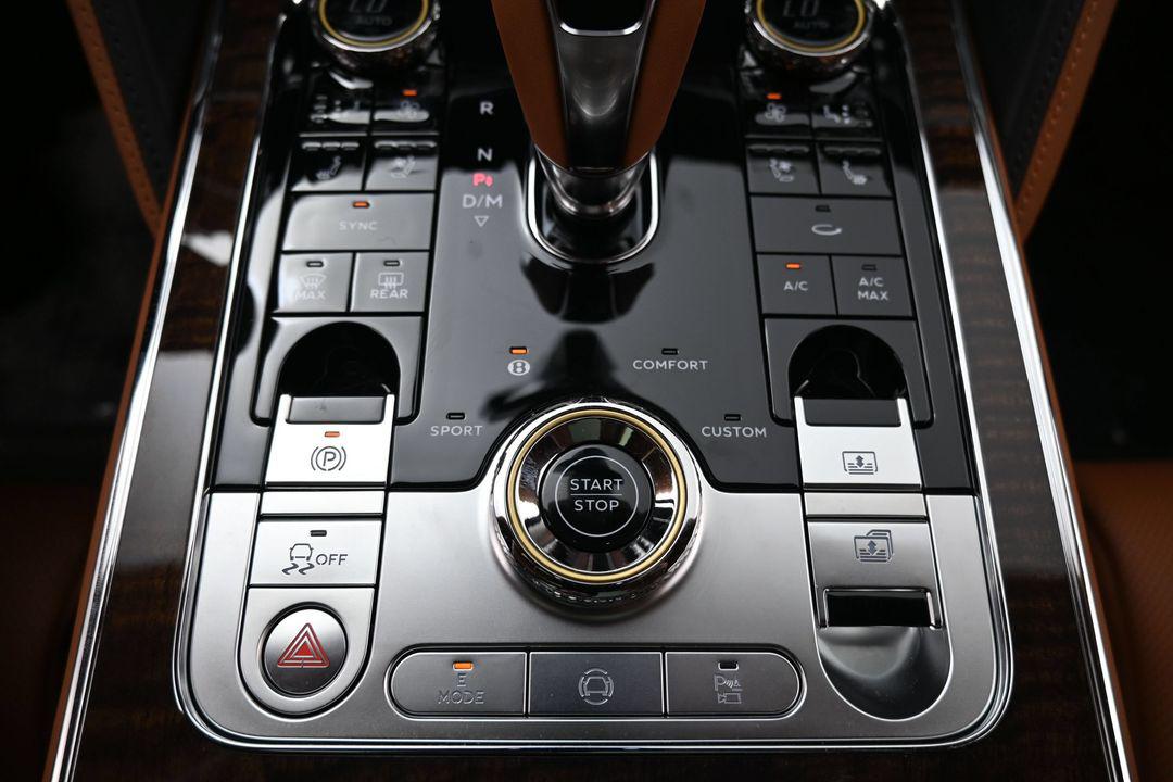 2026 Bentley FLYING SPUR — миниатюра 24