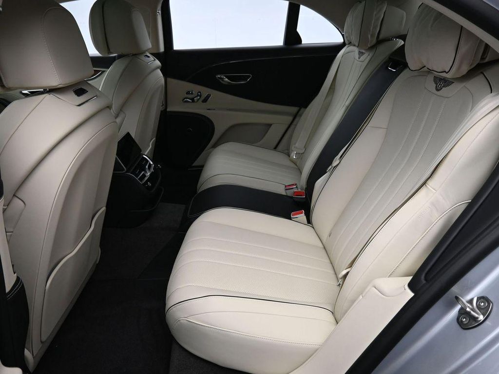صورة 8 لـ 2026 Bentley FLYING SPUR