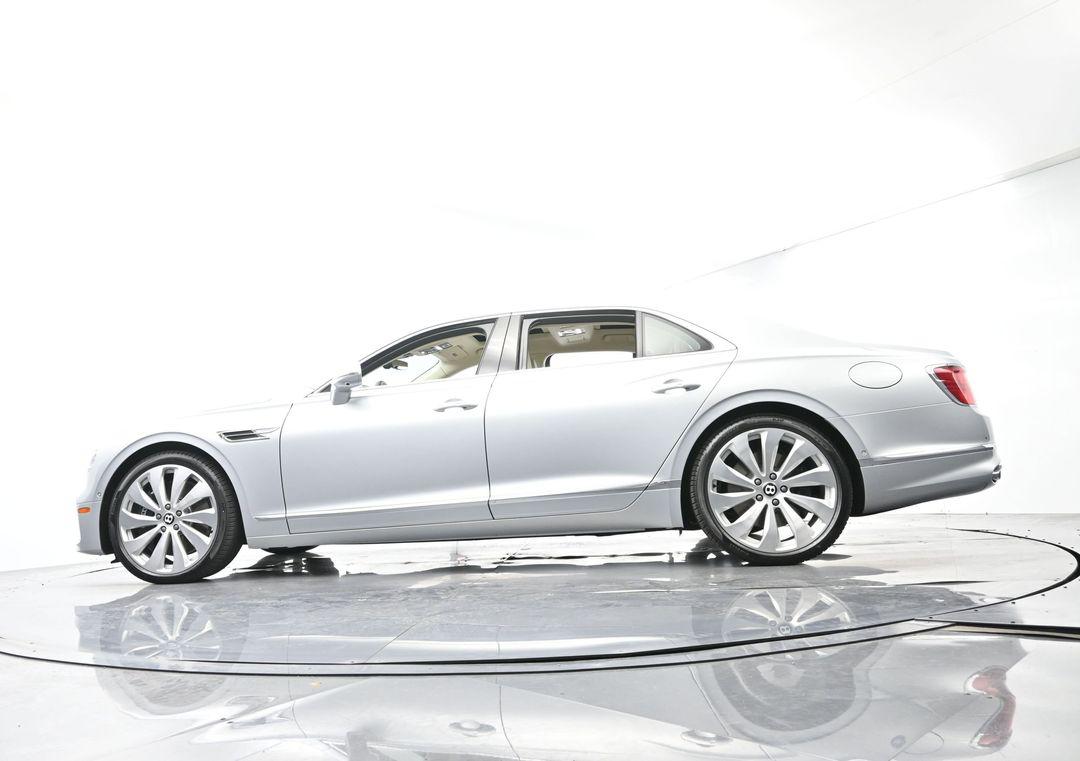 صورة مصغرة 65 لـ 2026 Bentley FLYING SPUR