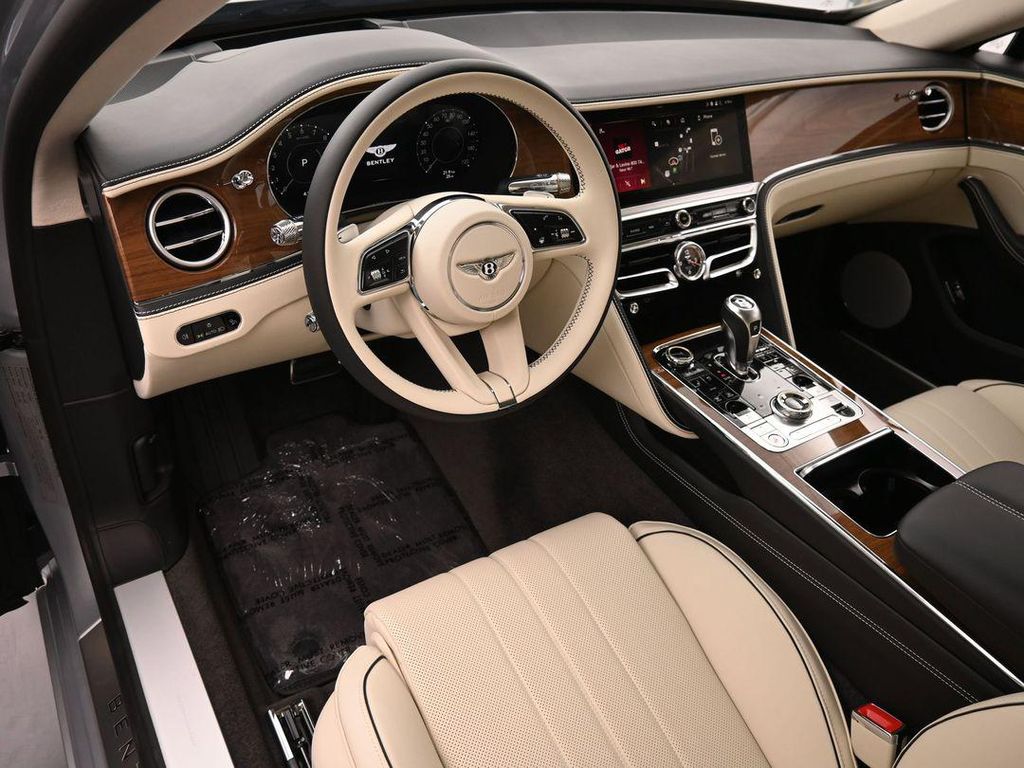 صورة 7 لـ 2026 Bentley FLYING SPUR