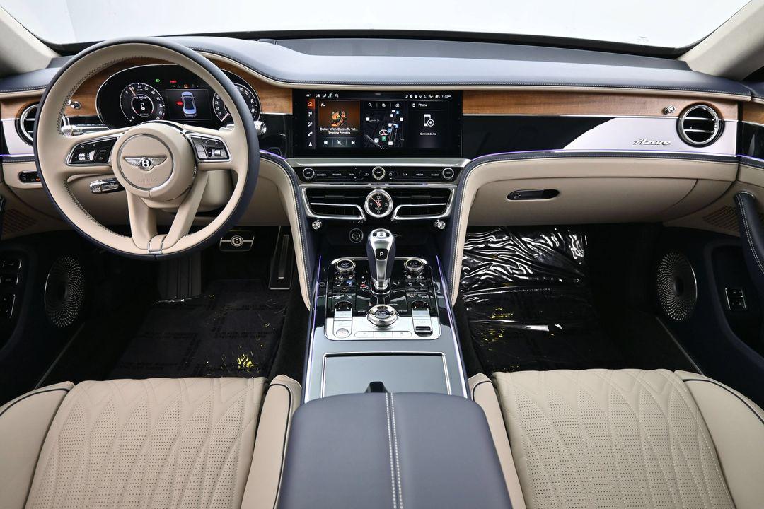 2026 Bentley FLYING SPUR AZURE — фото 2