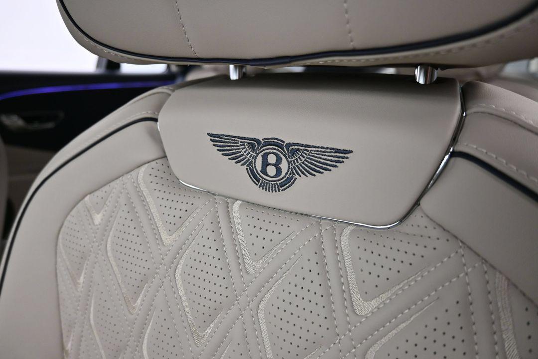 2026 Bentley FLYING SPUR AZURE — миниатюра 11