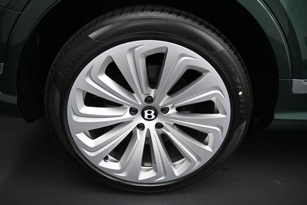 2026 Bentley BENTAYGA AZURE — миниатюра 26