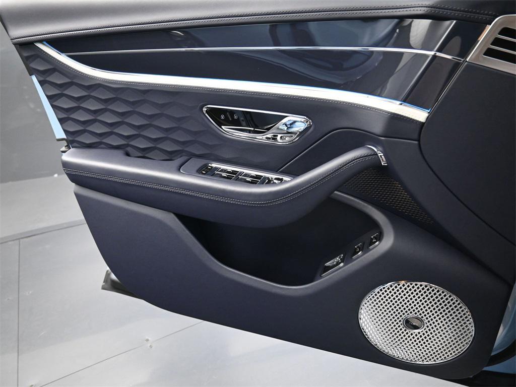 صورة مصغرة 24 لـ 2025 Bentley FLYING SPUR MULLINER
