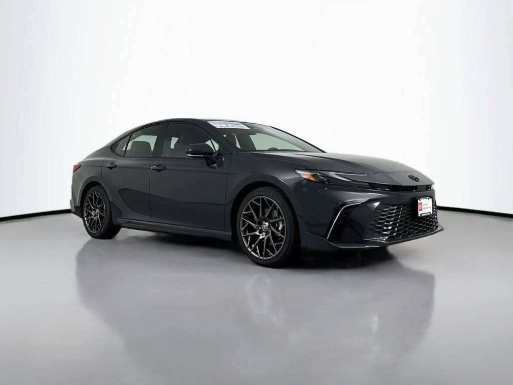 صورة 1 لـ 2025 Toyota CAMRY XSE