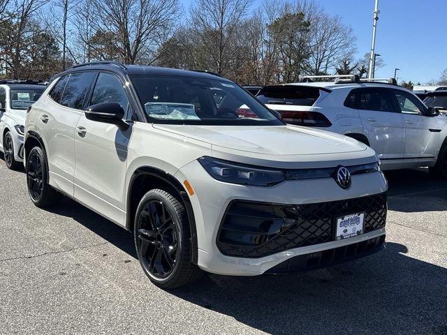 New 2026 Volkswagen Tiguan 2.0T SE R-Line Black