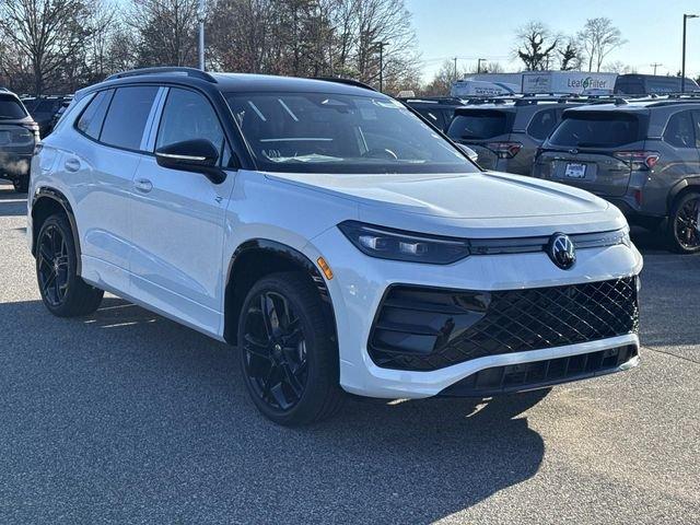 New 2026 Volkswagen Tiguan 2.0T SE R-Line Black