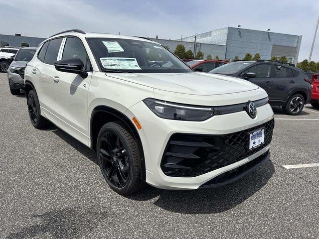 New 2026 Volkswagen Tiguan 2.0T SE R-Line Black
