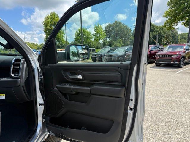 صورة مصغرة 23 لـ 2026 RAM 1500 EXPRESS