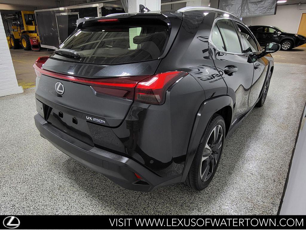 صورة 6 لـ 2021 Lexus UX 250H BASE