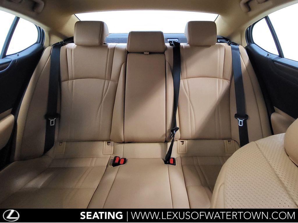 صورة مصغرة 34 لـ 2025 Lexus ES 300H LUXURY