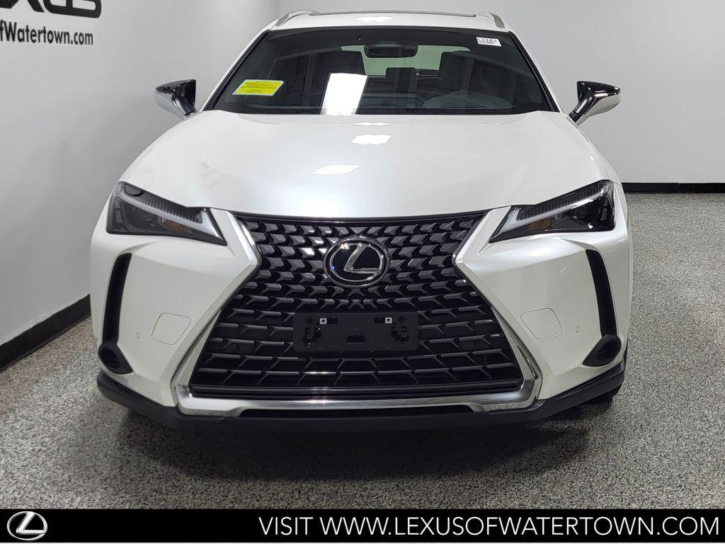 صورة 3 لـ 2025 Lexus UX 300H PREMIUM