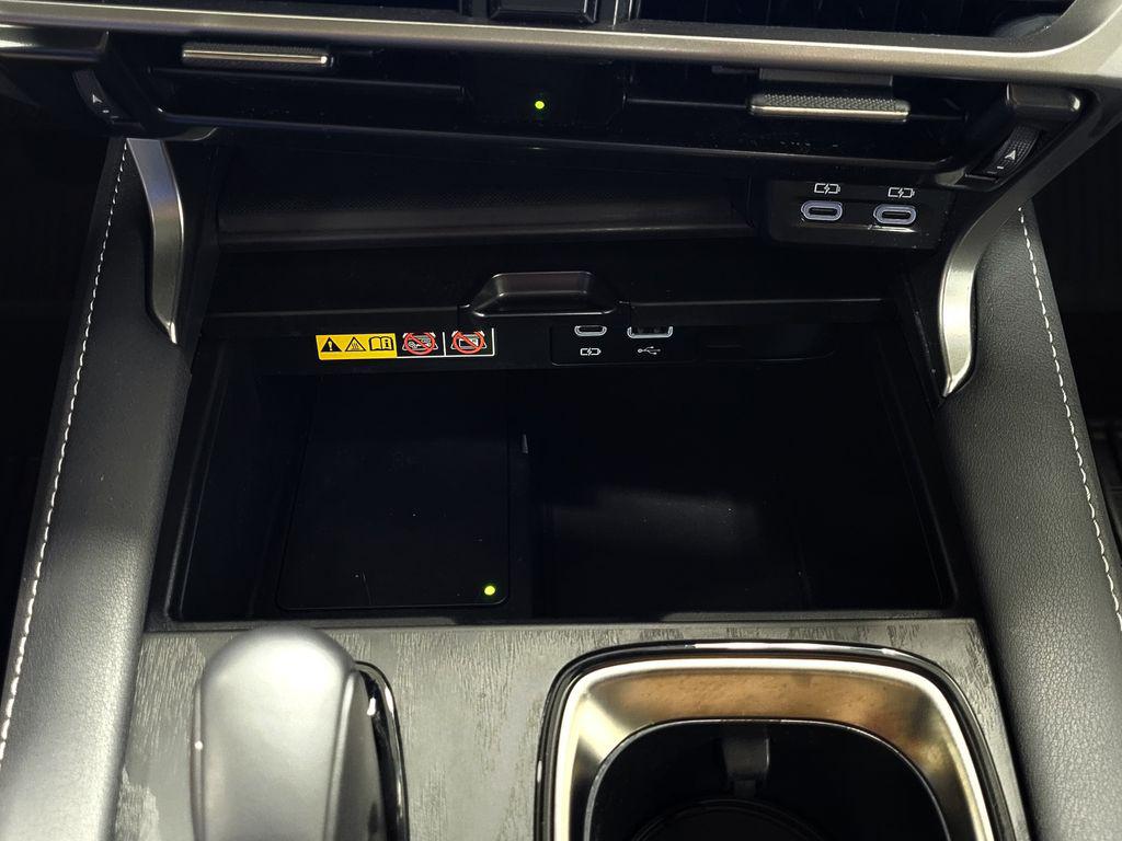 2024 Lexus RX 450H+ BASE — фото 16