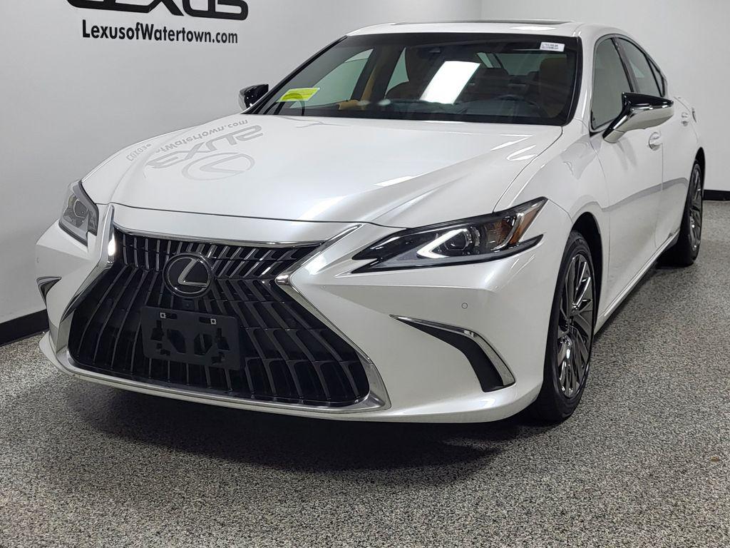 صورة مصغرة 42 لـ 2024 Lexus ES 300H LUXURY