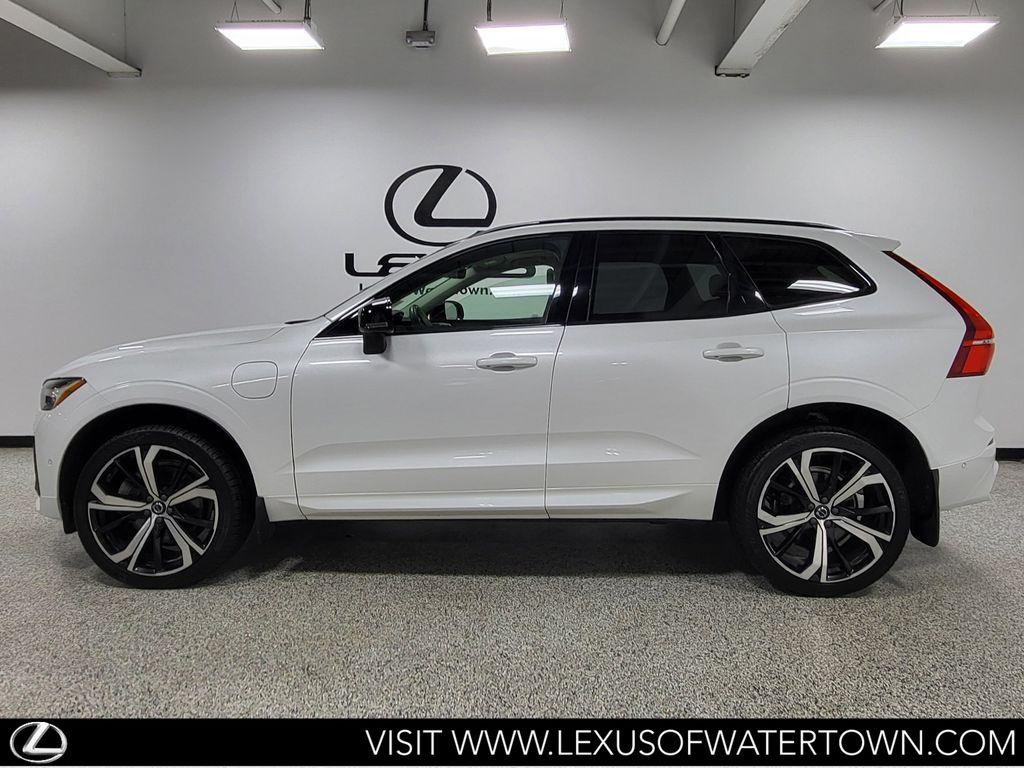 صورة مصغرة 12 لـ 2023 Volvo XC60 RECHARGE PLUG-IN HYBRID T8 ULTIMATE DARK THEM