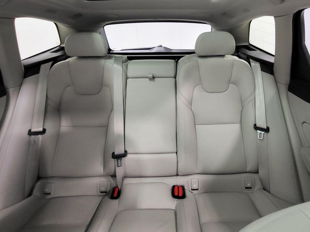 صورة مصغرة 36 لـ 2023 Volvo XC60 RECHARGE PLUG-IN HYBRID T8 ULTIMATE DARK THEM
