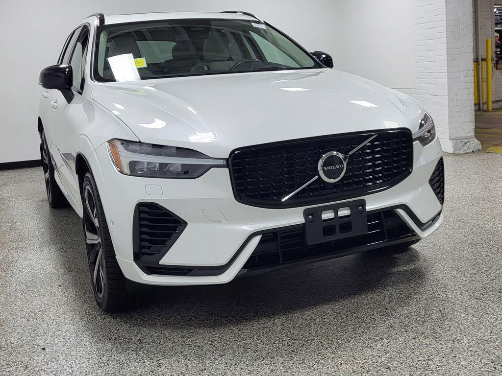 صورة مصغرة 50 لـ 2023 Volvo XC60 RECHARGE PLUG-IN HYBRID T8 ULTIMATE DARK THEM
