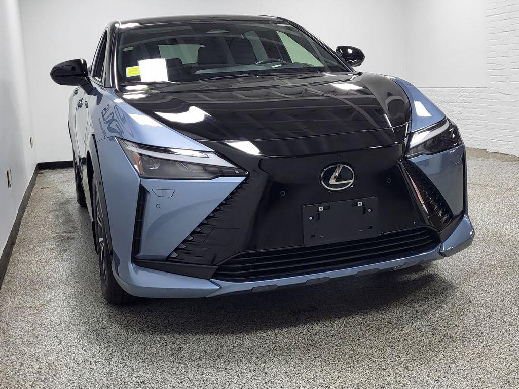 صورة مصغرة 47 لـ 2023 Lexus RZ 450E PREMIUM