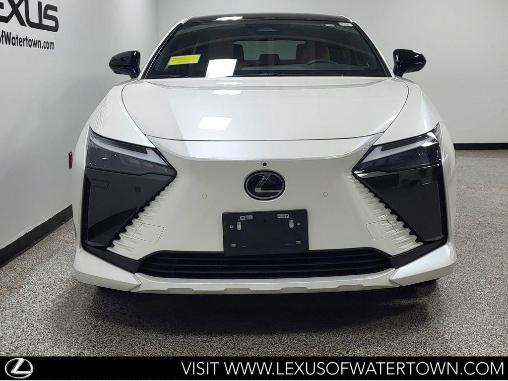 صورة 3 لـ 2025 Lexus RZ 300E PREMIUM