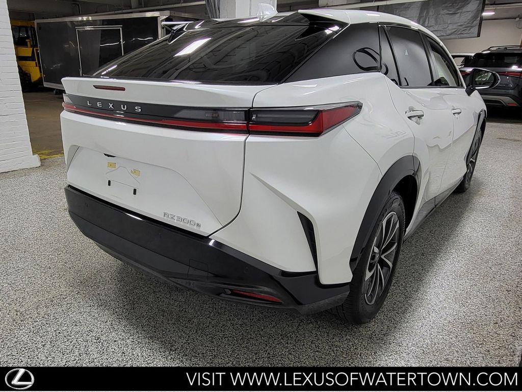 صورة 6 لـ 2025 Lexus RZ 300E PREMIUM