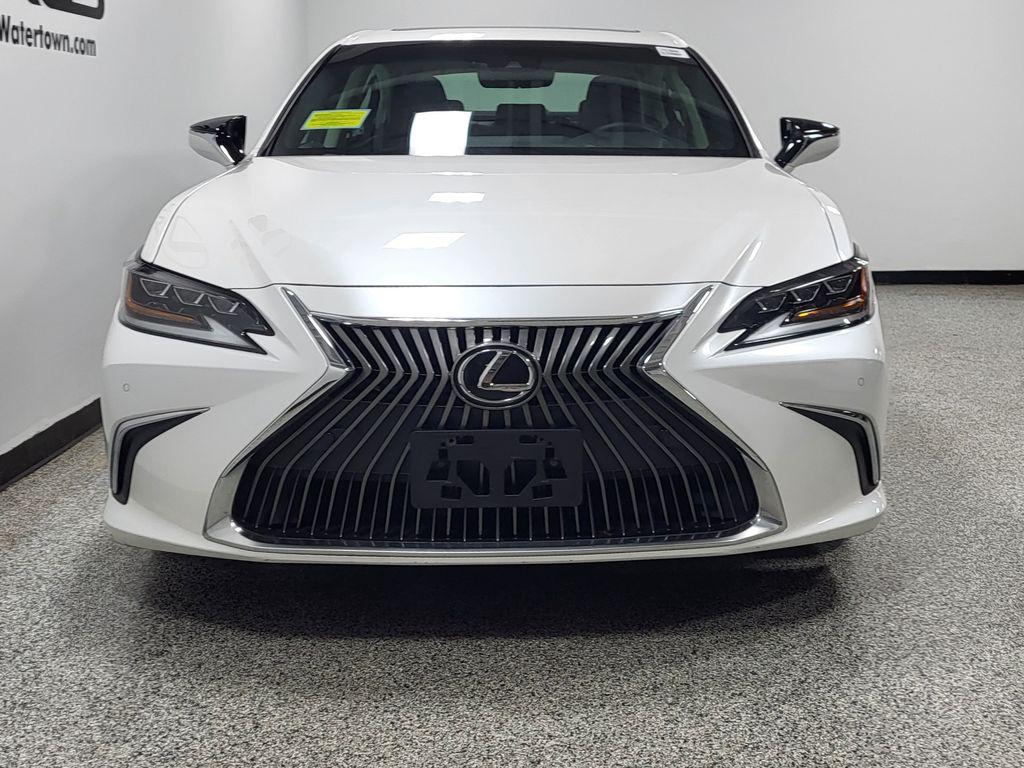 صورة مصغرة 39 لـ 2021 Lexus ES 250 BASE