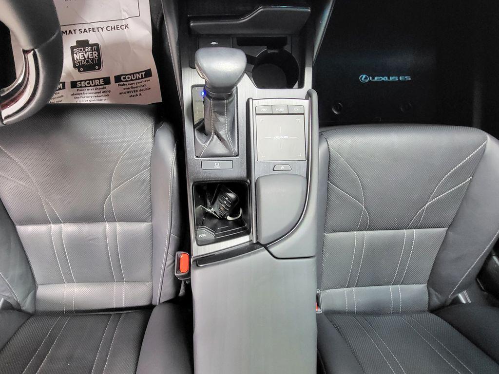 صورة مصغرة 15 لـ 2021 Lexus ES 250 BASE