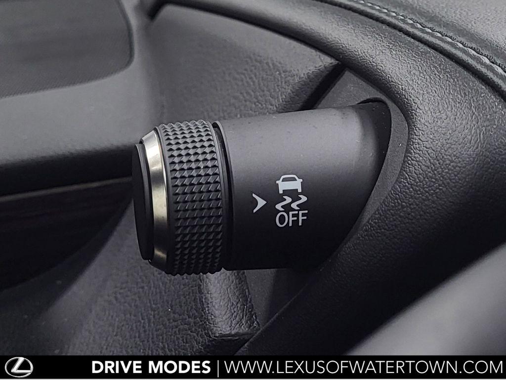 صورة مصغرة 24 لـ 2021 Lexus ES 250 BASE