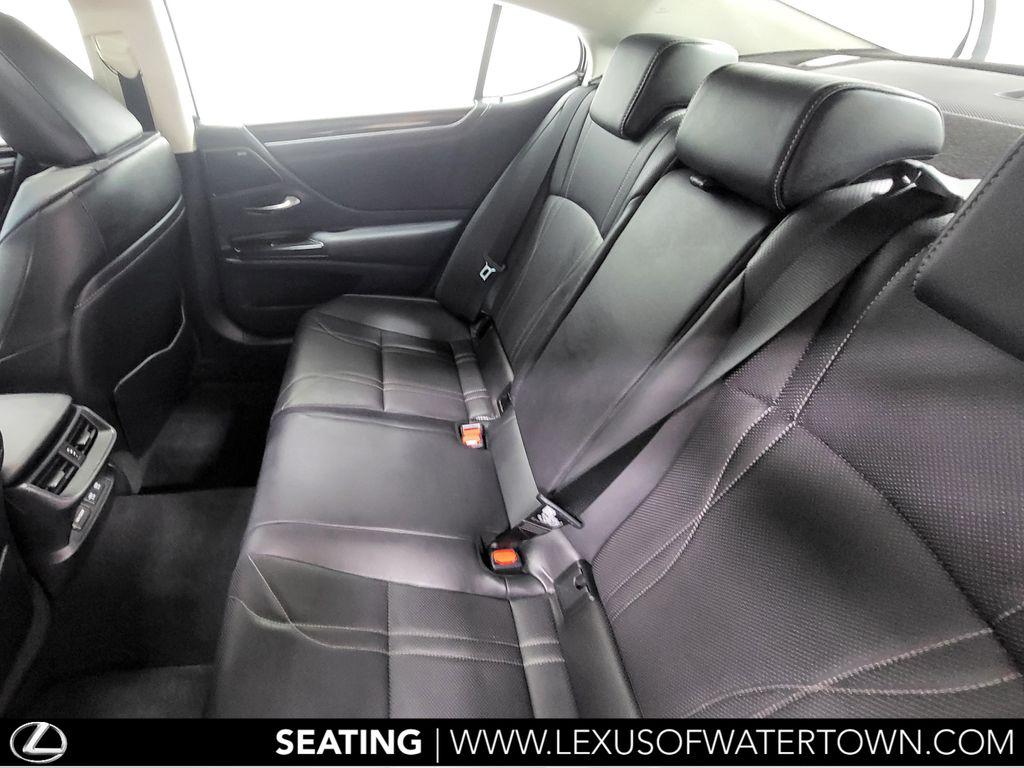 صورة مصغرة 26 لـ 2021 Lexus ES 250 BASE
