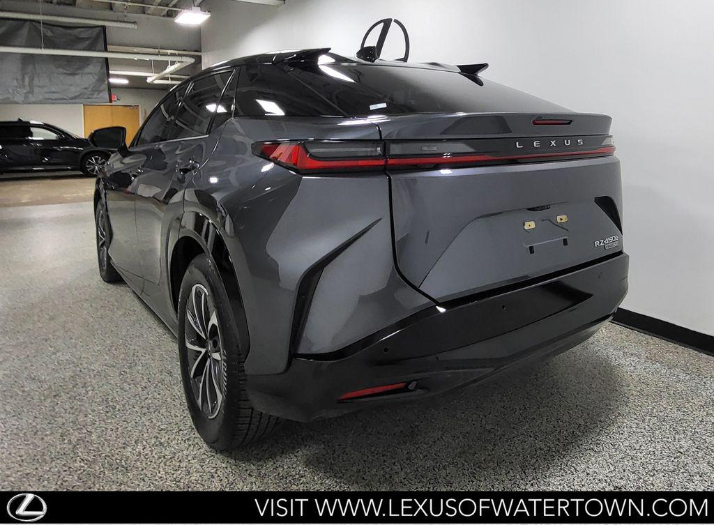 صورة 8 لـ 2024 Lexus RZ 450E PREMIUM