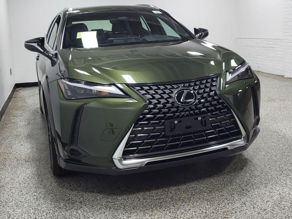 صورة 43 لـ 2025 Lexus UX 300H PREMIUM