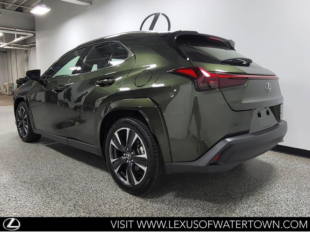 صورة 9 لـ 2025 Lexus UX 300H PREMIUM