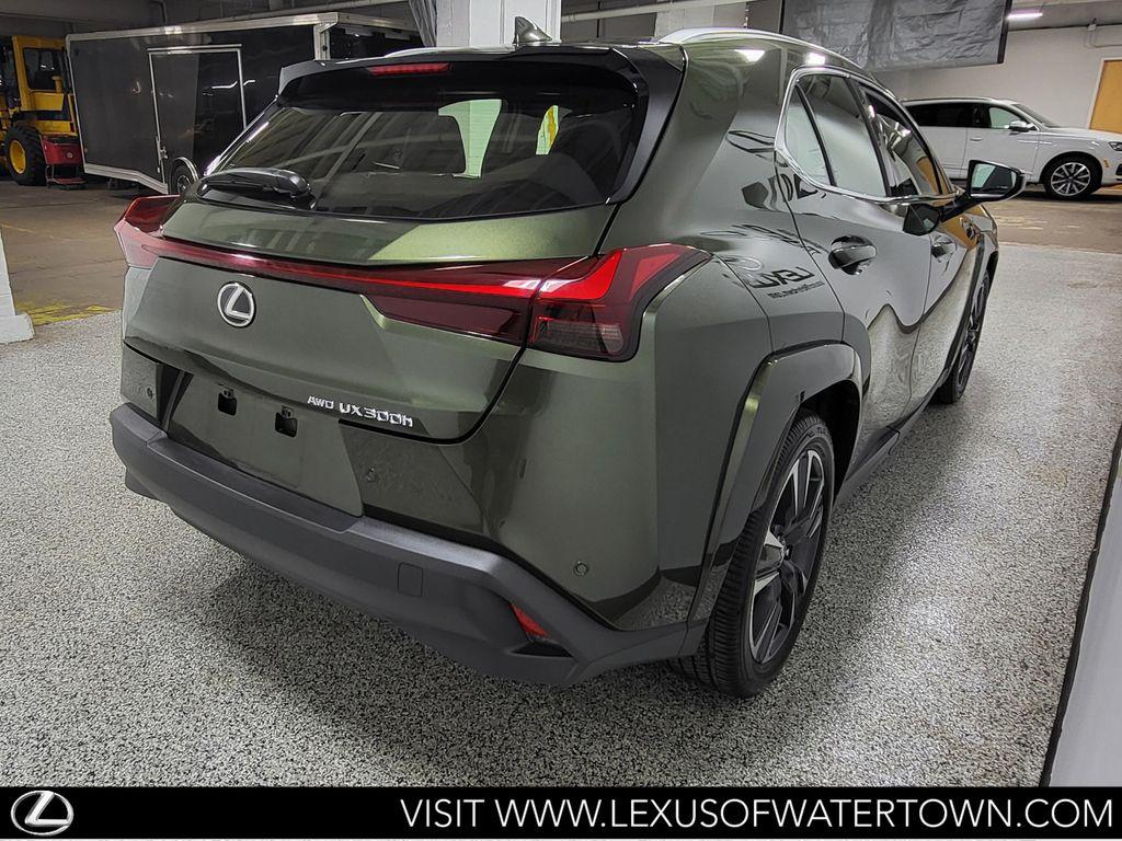 صورة 6 لـ 2025 Lexus UX 300H PREMIUM