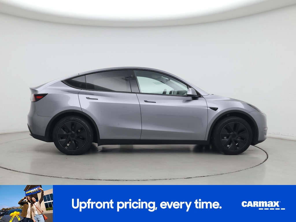 TESLA MODEL Y LONG RANGE - 9