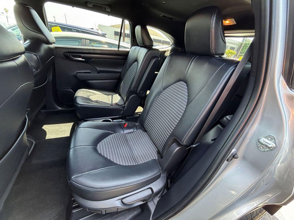 2025 Toyota HIGHLANDER LE 缩略图 21