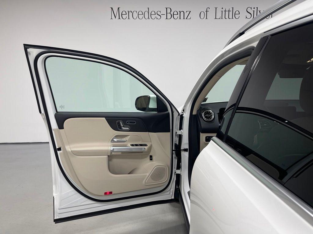 2023 Mercedes-BENZ GLB — миниатюра 17