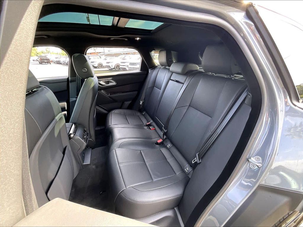صورة مصغرة 12 لـ 2026 LAND Rover RANGE ROVER VELAR P250 SE R-DYNAMIC