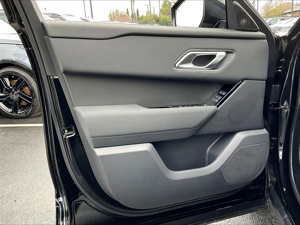 2025 LAND Rover RANGE ROVER VELAR P400 DYNAMIC SE — миниатюра 21