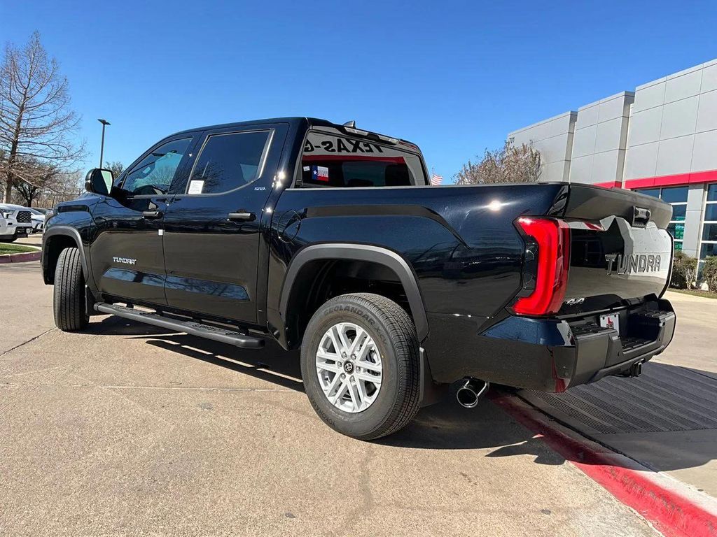 TOYOTA TUNDRA - 8