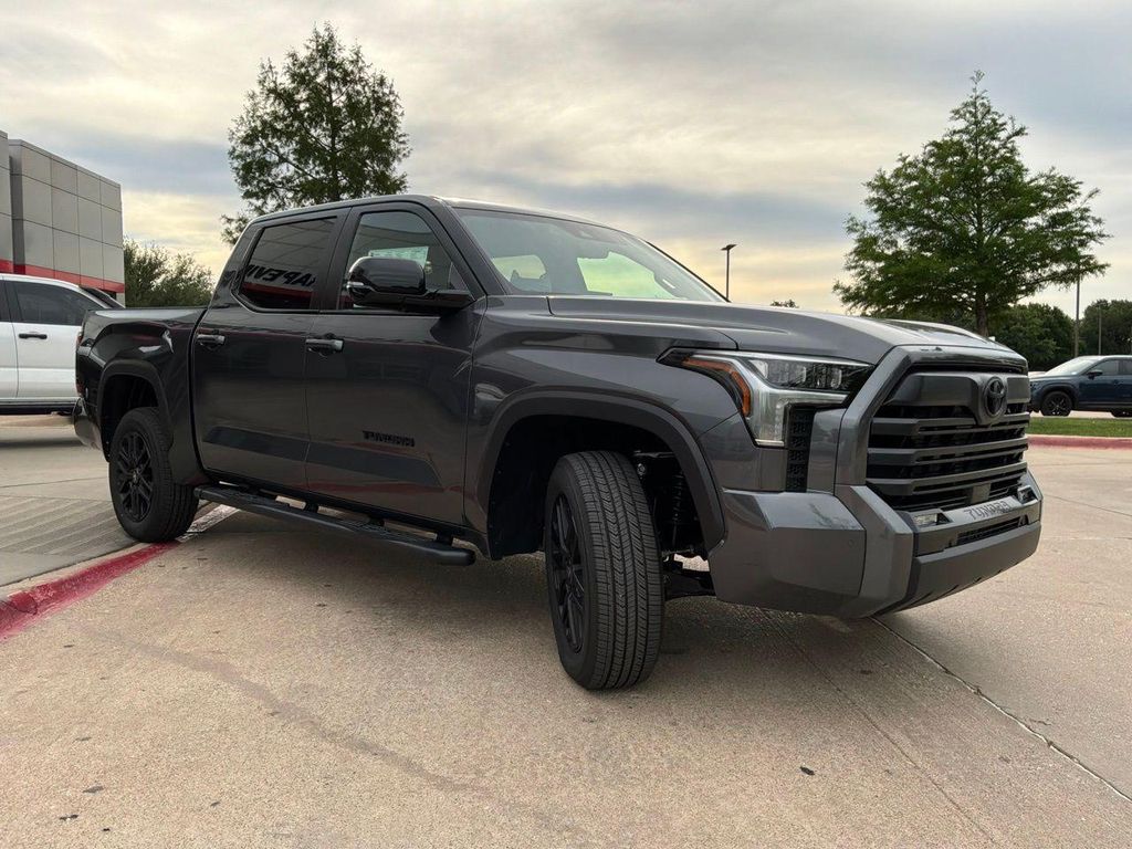 TOYOTA TUNDRA - 4